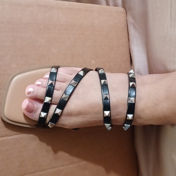 Sandals - Picture 2 of 5